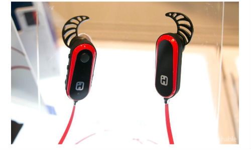 bluetooth-wireless-earphones-with-mic-remote-control-and-travel-pouch