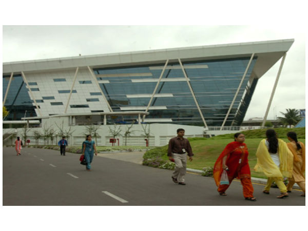 ಬೆಂಗಳೂರಿನ ಇನ್ಫೋಸಿಸ್ ಕ್ಯಾಂಪಸ್ನಲ್ಲಿ ಸುತ್ತಾಡಿ