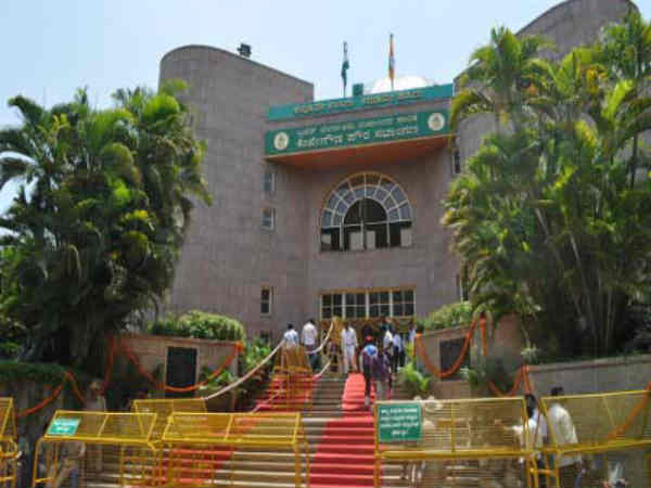 ಜನತೆಯ ದನಿ ಆಲಿಸಲು ಬಿಬಿಎಮ್ಪಿ ಹೈಟೆಕ್ ಕಾಲ್ಸೆಂಟರ್ ಜನತೆಯ ದನಿ ಆಲಿಸಲು ಬಿಬಿಎಮ್ಪಿ ಹೈಟೆಕ್ ಕಾಲ್ಸೆಂಟರ್