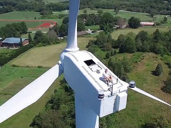 ವಿಂಡ್ ಟರ್ಬಿನ್ ಏರಿ ವ್ಯಕ್ತಿಯ ಸಾಹಸ