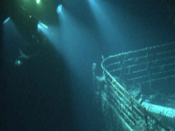 Ghosts of the Abyss (2003)