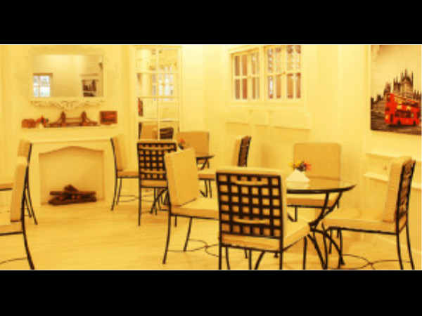 ದಿ ವೈಟ್ ರೂಮ್ (The White Room)