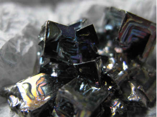 ಬಿಸ್ಮುತ್ ಕ್ರಿಸ್ಟಲ್ಸ್