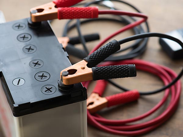 ವೀಡಿಯೋ: ಲ್ಯಾಪ್ ಟಾಪ್ ಚಾರ್ಜರ್ ಉಪಯೋಗಿಸಿ ಕಾರ್ ಸ್ಟಾರ್ಟ್ ಮಾಡುವುದು ಹೇಗೆ?