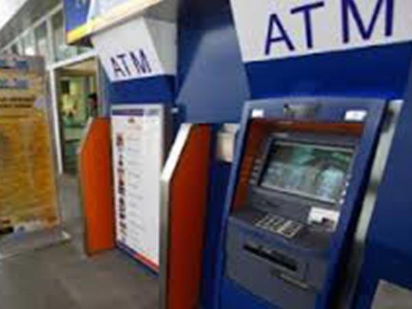 ಆಧಾರ್ ಕಾರ್ಡ್ ಆಧಾರಿತ ಎಟಿಎಂ ಲಾಂಚ್: ATM ಬಳಸಲು ಆಧಾರ್ ಕಾರ್ಡ್ ಸಾಕು! ಆಧಾರ್ ಕಾರ್ಡ್ ಆಧಾರಿತ ಎಟಿಎಂ ಲಾಂಚ್: ATM ಬಳಸಲು ಆಧಾರ್ ಕಾರ್ಡ್ ಸಾಕು!