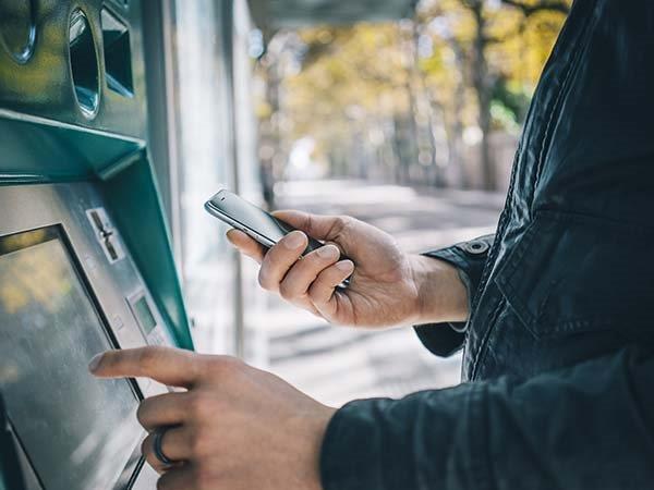 ಎಟಿಎಂನಲ್ಲಿ ಹಣ ತೆಗೆಯುವ ಮಿತಿ ಪೂರ್ಣ ರದ್ದು!!