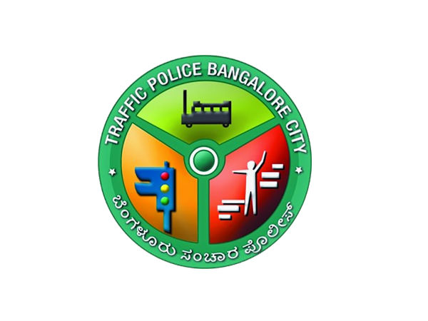 ಬೆಂಗಳೂರು ಪೊಲೀಸರಿಂದ ಹೊಸ ಪ್ರಯತ್ನ: ಟ್ರಾಫಿಕ್ ಪಾಠ ಹೇಳಲು ಬಂದರು ಬಾಹುಬಲಿ-ಕಟ್ಟಪ ಬೆಂಗಳೂರು ಪೊಲೀಸರಿಂದ ಹೊಸ ಪ್ರಯತ್ನ: ಟ್ರಾಫಿಕ್ ಪಾಠ ಹೇಳಲು ಬಂದರು ಬಾಹುಬಲಿ-ಕಟ್ಟಪ
