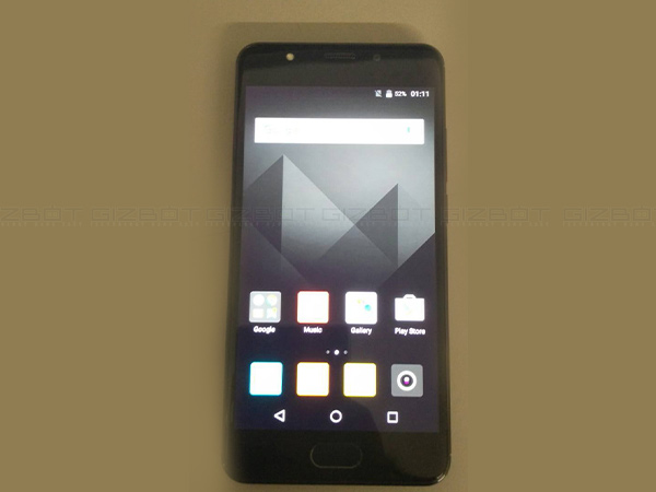 4GB RAM/32 GB ROM: