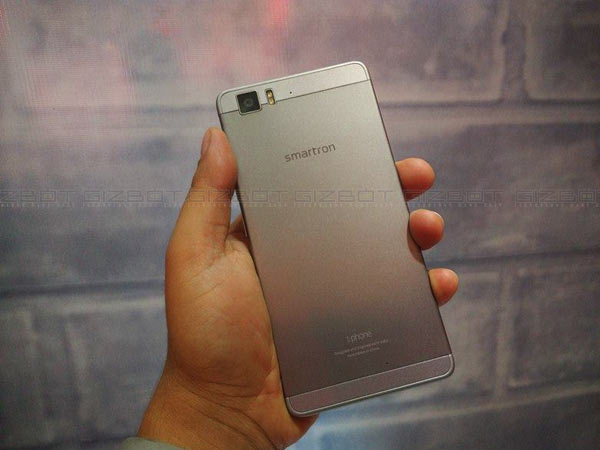 ಸಚಿನ್ ಸ್ಮಾರ್ಟ್‌ಫೋನ್ ದಾಖಲೆ ಸೃಷ್ಟಿಸಿತೆ?..ಈ ವರದಿ ನೊಡಿ!!