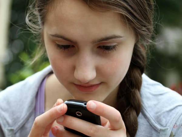 ಸಾಮಾಜಿಕ ಜಾಲತಾಣಗಳಿಂದ ಮನಶಾಂತಿ ಹಾಳಾಗುತ್ತಿದೆ!!..ತಿಳಿಯಲೇಬೇಕಾದ ವರದಿ!