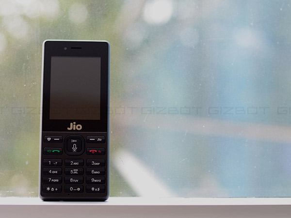 ಹೇಗಿದೆ ಜಿಯೋ ಫೋನ್: ಕನ್ನಡದಲ್ಲೇ ಮೊದಲ ವಿಡಿಯೋ..!