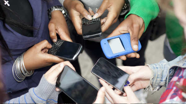 ಕಾಲೇಜು ವಿದ್ಯಾರ್ಥಿಗಳು ದಿನಕ್ಕೆ ಎಷ್ಟು ಬಾರಿ ಮೊಬೈಲ್ ಚೆಕ್ ಮಾಡ್ತಾರೆ ಗೊತ್ತಾ?