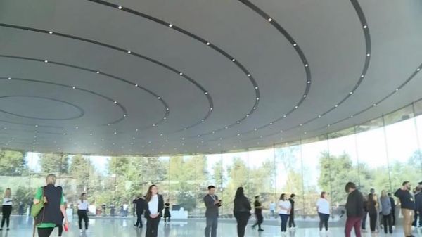 ಆಪಲ್ ಸಂಸ್ಥೆಯಲ್ಲಿ ಇನ್ಮುಂದೆ ನಿಂತೆ ಕೆಲಸ ಮಾಡಬೇಕಂತೆ..!