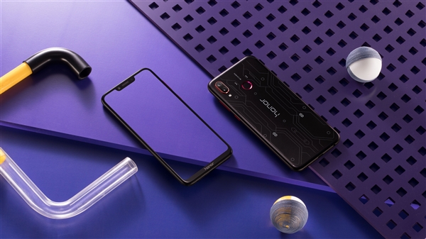 6.3 ಇಂಚ್  ಹಾನರ್ ಪ್ಲೇ ಮಾರ್ಕೆಟ್ ಗೆ ಕಾಲಿಟ್ಟಾಯ್ತು...ಇಲ್ಲಿದೆ ಫೀಚರ್ಸ್..!