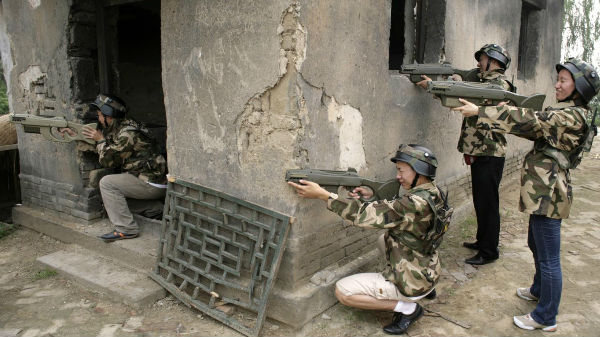  'ಲೇಸರ್ AK-47' ತಯಾರಿಸಿ ಕಾಲ್ಪನಿಕ ಗನ್ ಅನ್ನು ನಿಜ ಮಾಡಿದ 'ಚೀನಾ'!!