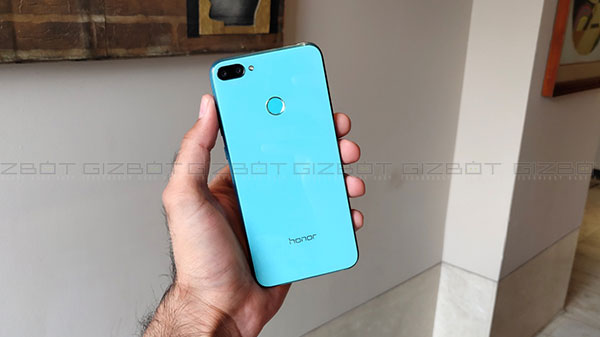 2018ರ ಮೊಸ್ಟ್ ಸ್ಟೈಲಿಶ್ ಸ್ಮಾರ್ಟ್‌ಫೋನ್‌ ಕೊಳ್ಳಲೇಬೇಕು ಎನ್ನುವುದಕ್ಕೆ ಕಾರಣ..?