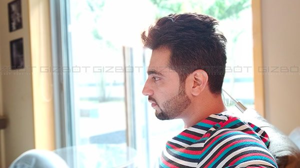 AI ಫೇಸ್ ಶೇಪರ್ನೊಂದಿಗೆ ಫ್ರಾಂಟ್ ಕ್ಯಾಮೆರಾ