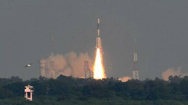 'ಜಿಸ್ಯಾಟ್ 7ಎ' ಕಕ್ಷೆಗೆ!..35 ದಿನಗಳಲ್ಲಿ ಇಸ್ರೊದಿಂದ 3ನೇ ಯಶಸ್ವಿ ಕಾರ್ಯಾಚರಣೆ!