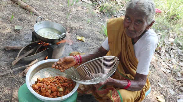 ಸೌದೆ ಒಲೆಯಲ್ಲಿ ನಾನ್ವೆಜ್
