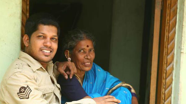 ಇಡ್ಲಿ ಮಾರಾಟ ಮಾಡಿ ಶಾಲೆಗೆ ಹೋಗುತ್ತಿದ್ದ!