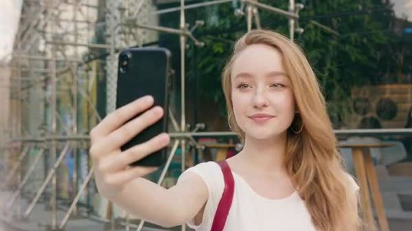 ಸೆಲ್ಫಿ ಫೋಟೊ ಚೆನ್ನಾಗಿ ಬರಬೇಕೆ?..ಹಾಗಿದ್ರೆ ಈ ಟಿಪ್ಸ್‌ಗಳನ್ನು ಗಮನಿಸಿ!