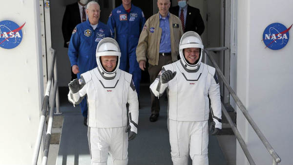 ದಾಖಲೆ ಬರೆದ ಸ್ಪೇಸ್‌ ಎಕ್ಸ್‌;  ಗಗನಯಾತ್ರಿಗಳನ್ನು ಹೊತ್ತ ರಾಕೆಟ್ ಯಶಸ್ವಿ ಉಡಾವಣೆ