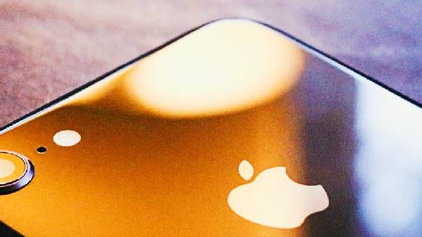 ಐಫೋನ್ ಬಳಕೆದಾರರೇ ಎಚ್ಚರ; ಪಬ್ಲಿಕ್ ವೈ-ಫೈ ಬಳಕೆ ನಿಲ್ಲಿಸಿ!