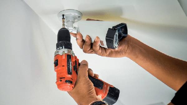 ವರ್ಕ್ ಫ್ರಮ್ ಹೋಮ್ ಉದ್ಯೋಗಿಗಳ ಮನೆಯಲ್ಲಿ CCTV ಕ್ಯಾಮೆರಾ ಅಳವಡಿಕೆ!