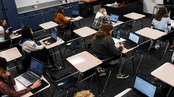 ChatGPT Effect: AI ಟೂಲ್ಸ್‌ ಬ್ಯಾನ್‌ ಮಾಡಲು ಮುಂದಾದ ಬೆಂಗಳೂರಿನ ಈ ಕಾಲೇಜುಗಳು!