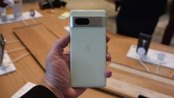 ಗೂಗಲ್‌ ಪಿಕ್ಸೆಲ್‌ 7a ಫೋನ್‌ನ ಫೀಚರ್ಸ್‌ ಲೀಕ್‌; ಲಾಂಚ್‌ ಯಾವಾಗ!?  