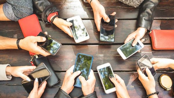  ನೀವು ಬಳಕೆ ಮಾಡುವ ಫೋನ್‌ಗಳ ಡಿಸ್‌ಪ್ಲೇ ಬಗ್ಗೆ ನಿಮಗೆಷ್ಟು ಗೊತ್ತು?...