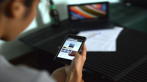 ಮೊಬೈಲ್‌ನಲ್ಲಿ ಇಂಟರ್‌ನೆಟ್‌ ಡೇಟಾ ಬೇಗ ಖಾಲಿಯಾಗ್ತಾ ಇದ್ದರೆ ಕೂಡಲೇ ಹೀಗೆ ಮಾಡಿ!