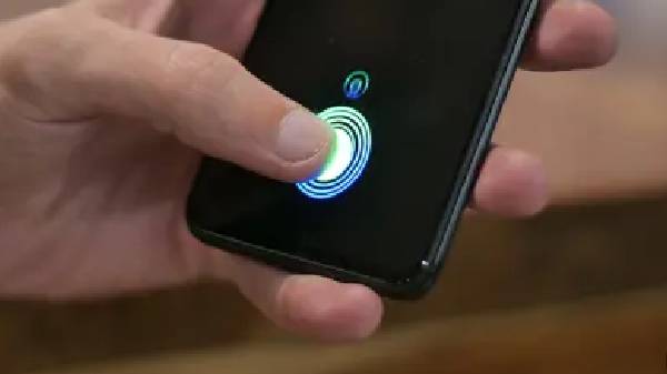 ಇನ್‌-ಡಿಸ್‌ಪ್ಲೇ ಫಿಂಗರ್‌ಪ್ರಿಂಟ್ ಸೆನ್ಸಾರ್‌ ಸೌಲಭ್ಯದ ಬೆಸ್ಟ್‌ ಸ್ಮಾರ್ಟ್‌ಫೋನ್‌