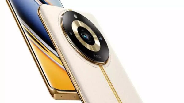 ಬಂಪರ್ ಆಫರ್‌: ಈ ಫೋನ್‌ ಖರೀದಿಸಿದ್ರೆ 5 ಸಾವಿರ ಮೌಲ್ಯದ ವಾಚ್‌ ಫ್ರೀ... 