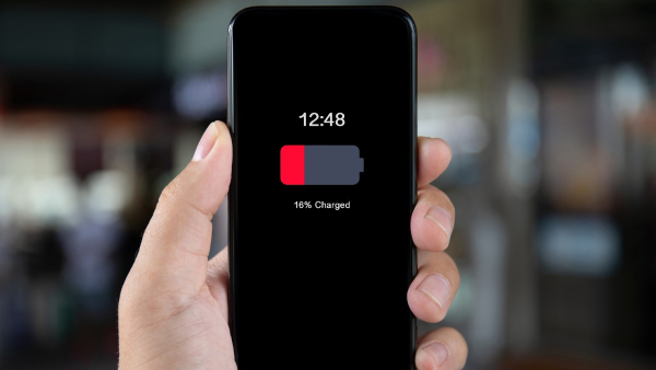 ನಿಮ್ಮ ಮೊಬೈಲ್‌ ಚಾರ್ಜಿಂಗ್‌ ಬೇಗ ಖಾಲಿ ಆಗ್ತಾ ಇದೀಯಾ! ಕೂಡಲೇ ಈ ಕೆಲಸ ಮಾಡಿರಿ!