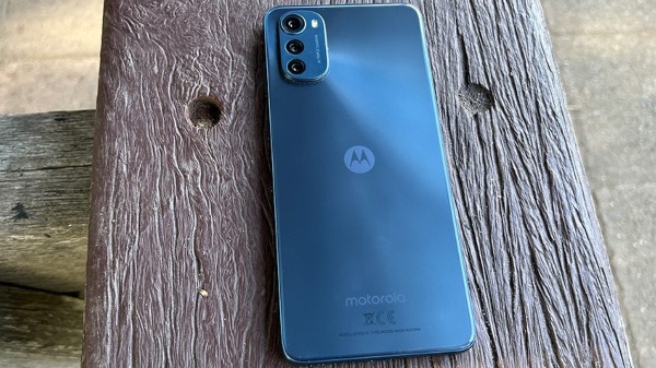 ಮೊಟೊರೊಲಾದ ಈ ಜನಪ್ರಿಯ ಫೋನ್ಗೆ 33% ರಿಯಾಯಿತಿ... ಮೊಟೊರೊಲಾದ ಈ ಜನಪ್ರಿಯ ಫೋನ್ಗೆ 33% ರಿಯಾಯಿತಿ...