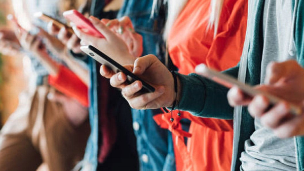 ಆಂಡ್ರಾಯ್ಡ್ ಫೋನ್ಗಳಲ್ಲಿ ಪತ್ತೆಯಾಯ್ತು ದೋಷ, ಬಳಕೆದಾರರಿಗೆ ಎದುರಾಯ್ತು ಆತಂಕ! ಆಂಡ್ರಾಯ್ಡ್ ಫೋನ್ಗಳಲ್ಲಿ ಪತ್ತೆಯಾಯ್ತು ದೋಷ, ಬಳಕೆದಾರರಿಗೆ ಎದುರಾಯ್ತು ಆತಂಕ!