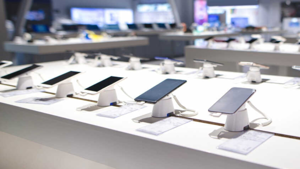 ಸದ್ಯ ಮಾರುಕಟ್ಟೆಯಲ್ಲಿ ಭಾರೀ ಸದ್ದು ಮಾಡುತ್ತಿರುವ ಟಾಪ್‌ ಫೋನ್‌ಗಳ ಲಿಸ್ಟ್‌!