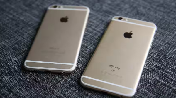 ತಪ್ಪೊಪ್ಪಿಕೊಂಡ ಆಪಲ್... ಈ ಹಳೇ ಐಫೋನ್ಗಳನ್ನು ಹೊಂದಿರುವವರಿಗೆ 5000ರೂ. ಪರಿಹಾರ ತಪ್ಪೊಪ್ಪಿಕೊಂಡ ಆಪಲ್... ಈ ಹಳೇ ಐಫೋನ್ಗಳನ್ನು ಹೊಂದಿರುವವರಿಗೆ 5000ರೂ. ಪರಿಹಾರ