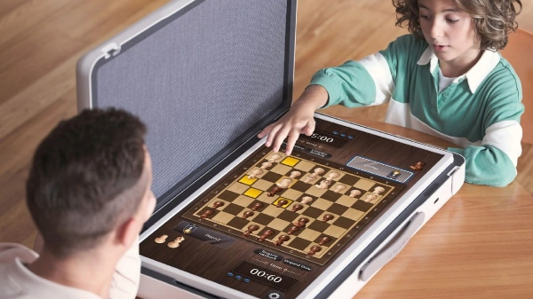 ಎಲ್‌ಜಿಯಿಂದ ವಿಶೇಷ ಸೂಟ್‌ಕೇಸ್‌ ಟಿವಿ ಲಾಂಚ್, ಎಲ್ಲಿಗೆ ಬೇಕಾದ್ರೂ ಕೊಂಡೊಯ್ಯಬಹುದು