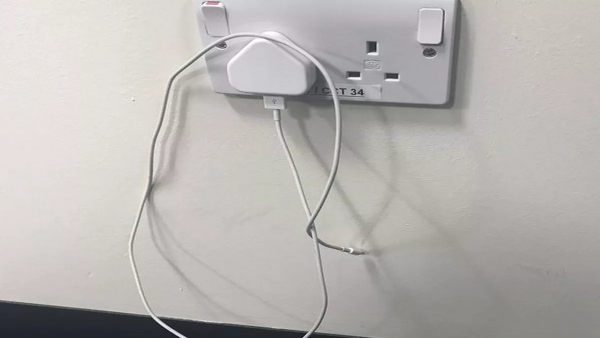 ಮೊಬೈಲ್‌ ಚಾರ್ಜರ್‌ ಶಾಕ್‌ ಹೊಡೆದು 8 ತಿಂಗಳ ಮಗು ಸಾವು; 