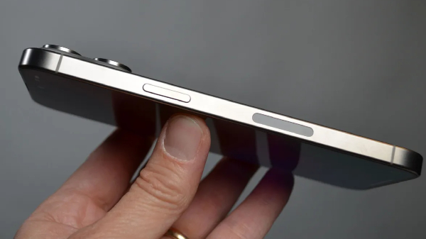 ತರಾತುರಿಯಲ್ಲಿ ಐಫೋನ್‌ 15 ಖರೀದಿಸಿದ ಗ್ರಾಹಕರಿಗೆ ಶಾಕ್!