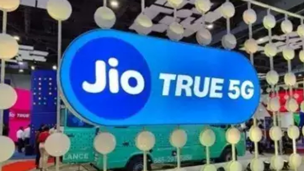 ಗೌರಿ ಗಣೇಶ ಹಬ್ಬದ ಸಂಭ್ರಮ; ನಾಳೆ ಲಾಂಚ್‌ ಆಗಲಿದೆ ರಿಲಯನ್ಸ್ ಜಿಯೋ ಏರ್‌ಫೈಬರ್ 