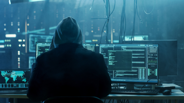 ಈ ಕಿಲಾಡಿಯನ್ನು ನೋಡಿ ಪೊಲೀಸರಿಗೆ ದಿಗ್ಬ್ರಮೆ, ಹ್ಯಾಕ್ ಮಾಡಿ ಕೋಟಿ ಕೋಟಿ ಸಂಪಾದನೆ