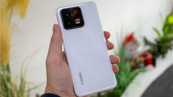 ಶಿಯೋಮಿ 13 ಪ್ರೊ ಫೋನ್‌ ಬೆಲೆಯಲ್ಲಿ ಇಳಿಕೆ.. ಇದರ ಕ್ಯಾಮೆರಾಗೆ ಗ್ರಾಹಕರು ಫಿದಾ!