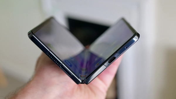 ಶೀಘ್ರದಲ್ಲೇ ಹಾನರ್‌ನಿಂದ ಬರಲಿದೆ ಬಿಗ್‌ ಬ್ಯಾಟರಿ ಫೋಲ್ಡಬಲ್‌ ಸ್ಮಾರ್ಟ್‌ಫೋನ್‌!