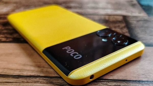 ಮೊಬೈಲ್‌ ಪ್ರಿಯರ ಗಮನ ಸೆಳೆದಿದ್ದ ಈ ಫೋನ್‌ ಬೆಲೆಯಲ್ಲಿ ಈಗ 50% ಡಿಸ್ಕೌಂಟ್‌!