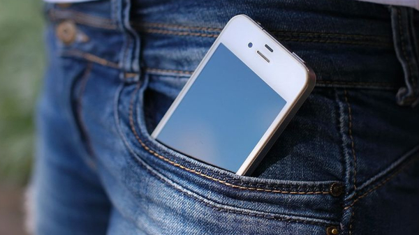 ಪ್ಯಾಂಟ್ ಜೇಬಿನಲ್ಲಿ ಫೋನ್ ಇಟ್ಟುಕೊಳ್ಳೋರೆ ಗಮನಿಸಿ! ಇದು ಗಂಡಸ್ಥನದ ವಿಚಾರ