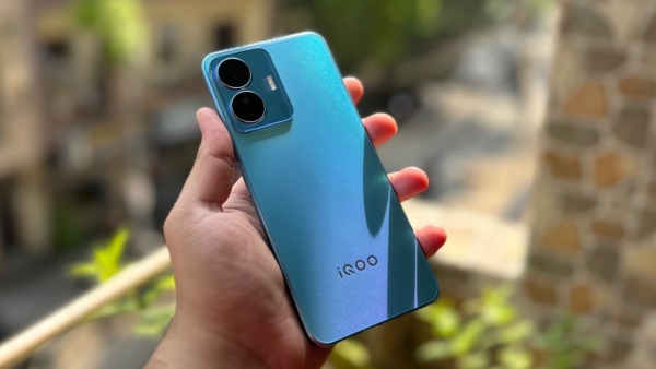 ವೇಗದ ಪ್ರೊಸೆಸರ್‌ನ ಈ ಫೋನಿನ ಬೆಲೆಯಲ್ಲಿ ಭರ್ಜರಿ ಡಿಸ್ಕೌಂಟ್‌!