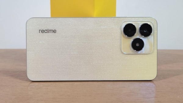 ರಿಯಲ್ಮಿಯ ಈ ಫೋನಿನ ಡಿಸ್ಕೌಂಟ್ ಬೆಲೆ ತಿಳಿದ್ರೆ, ವಾವ್ ಎನ್ನಲೇಬೇಕು! ರಿಯಲ್ಮಿಯ ಈ ಫೋನಿನ ಡಿಸ್ಕೌಂಟ್ ಬೆಲೆ ತಿಳಿದ್ರೆ, ವಾವ್ ಎನ್ನಲೇಬೇಕು!